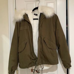 Six crisp days olive green with white faux fur jacket